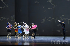 [S포토] 댄스시어터 샤하르, 지위자의 인도로 조화를 이루어가는 사회~ (제10회 수원발레축제)