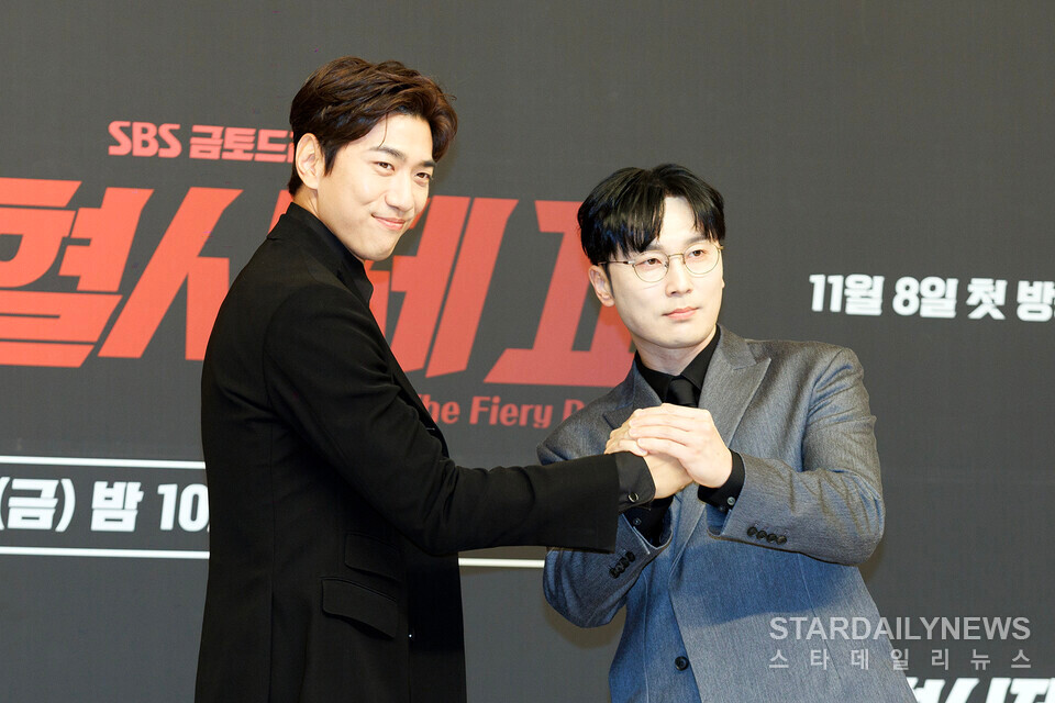 SBS 드라마 열혈사제2, 김남길과 이하늬의 환상적인 호흡으로 시청자의 기대 폭발!