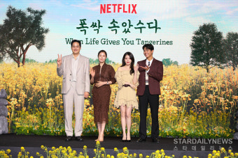 [S포토] 박해준-문소리-아이유-박보검, '넷플릭스에서 만나요~' (폭싹 속았수다)