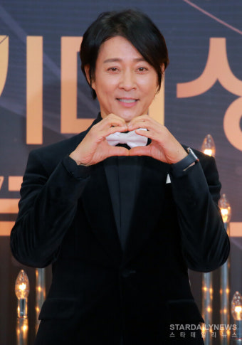 한국인의 밥상 최불암, 14년 바통 최수종에게 밥상 이야기를 물려준다
