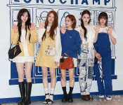 [S포토] 키키 수이-하음-지유-이솔-키야, 달달한 손인사~ (롱샴)