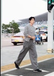 김우빈, 가을 분위기 물씬 풍기는 공항룩 눈길