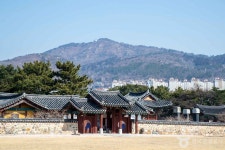 김해에 가볼 만한 곳, 수로왕릉의 고즈넉한 풍경