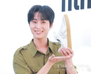 [S포토] 데이식스 영케이, '타란~'