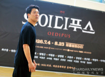 [S포토] 양준모, '7월에 만나요 오이디푸스..'