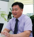 [인터뷰] 김선구 용인시 기흥장애인복지관 관장  장애를 가진 삶은 쉽게 변하지 않죠. 하지만…