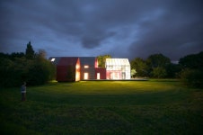  지붕·벽 여닫는 슬라이딩하우스 