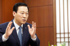 (주)위지트에너지 목포지점 | 신용·체크결제 모두 OK...기업은행, 'IBK-하이브리드 카드' 출시