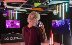 LG전자, 스페인 에스네대학 학생들 디지털아트 LG 올레드 TV로 선보여