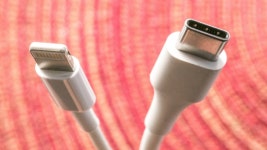 아이폰15부터 USB-C 케이블로 충전한다 힘 실리는 이유