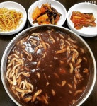뜨끈뜨끈! 전국 이색 칼국수 맛집 8곳