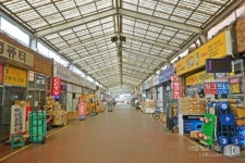 용산전자상가에 은하철도 999가 정차했습니다