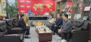 이찬형 IBK기업은행 작전역지점장,신계철 에스에스 오트론 대표와 현장 금융 협력 논의