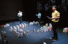 으리으리한 예술 제조 ‘공장’ ‘제품’도 잘 팔릴까