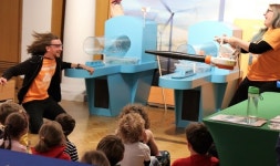 마침내 첫 발을~ 과학문화 블랙홀에 빠져들다