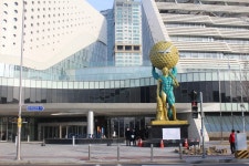 [화보]대덕에 헤라클레스 떴다?···골프존 대전 명물되길