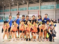 [단독]배드민턴 버전 우생순 봉양초·정선중학교, 근성만 요구하는 안타까운 현실