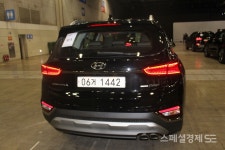 [스페셜포토]와이드 하면서 안정적인 스탠스가 강조된 신형 싼타페 뒷태