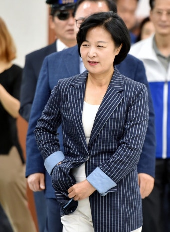'집권여당 8월 전대'…'너도나도 친문, 진문 가리기 대회'[막전막후]