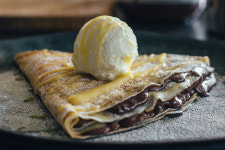 에릭은 왜 골드코스트에  레스토랑을 열었을까?