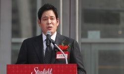신세계 정용진 부회장, 중국 내 이마트 지점 6개 철수 발표