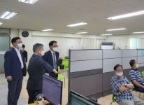 ‘코로나 공백 없다’ 김재철 중부국세청장, 수원세무서 긴급 현장점검