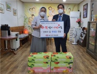 [포토뉴스] 한국주택협회, 노인복지시설 ‘인보의 집’에 후원금 전달