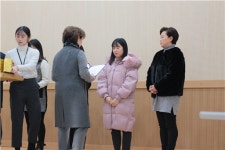 서울시립대 박은지 씨, 동대문구다문화센터서 자원봉사자 부문 감사장 수상