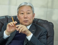 UNIST 교수들 "정무영 총장은 학교 성장의 걸림돌"