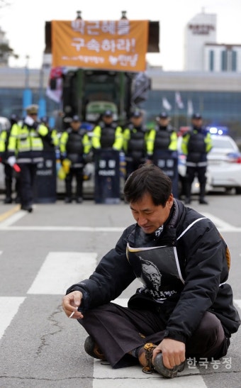 경찰, 트랙터 앞길 또 다시 막아 … 전봉준투쟁단 