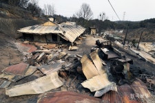 [르포] 화마 덮친 경북 울진 농촌마을 … 고령 농민들 피해막심
