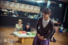 [연습실 사진첩] 돌아가신 아버지가 돌아왔다…연극 오거리 사진관