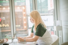 [문화 生] 잠자는 희곡과 무대가 고픈 극단들의 만남…불후의 명작 그 뒷이야기