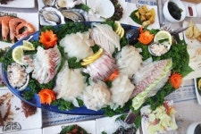 속초 동명항 맛집 왕건 횟집 산지 직송 해산물과 신선한 활어회 제공