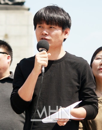 [문화포토] 이양구 연출 '블랙리스트 진실 규명 기자회견 참석'