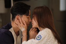 (영상) 명불허전 김남길(허임)X김아중, 12회만의 키스신 혈자리를 찾다 결국…