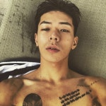 정명섭 모델 근황, 쇄골라인 휴가 사진 공개 즐겨야지