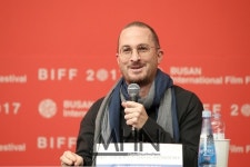 (스포주의) 제니퍼 로렌스-하비에르 바르뎀 