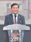[문화포토] '경의선 책거리 1주년 기념 개회사 하는 한국출판협동조합 권혁재 이사장'