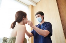 안면비대칭교정, 인상의 신뢰도와 호감 높이는 비수술 한방치료