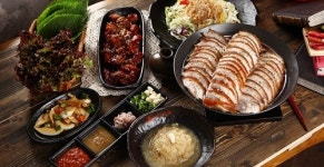 이색 메뉴 맛집 마녀족발 수원 영통점…튀김족발 즐긴다