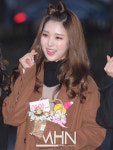 [MHN포토] 샤샤 서연 시선 이끄는 리얼 헤어리본
