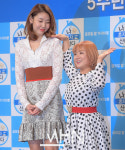 [MHN포토] 박나래 (한)혜진 어깨 아래 나래