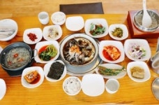 대부도맛집 윤숙이네 손칼국수, 각종 수상 경력 등 검증된 손맛으로 눈길