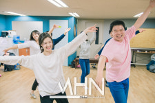[연습실 사진첩] 단독 공개 한국 명작 소설 2시간 동안 3편 읽는 방법은? 뮤지컬 얼쑤 연습 현장
