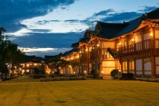 전주한옥마을숙박 한옥을 품은 호텔 왕의지밀, 관광객들에게 전주가볼만한곳으로 알려져