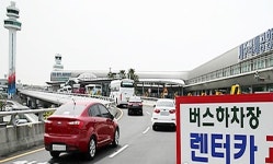 제주도 내 렌터카 줄인다… 내년 6월까지 7000여대↓ 목표