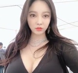 신나라, 숨겨왔던 풍만 볼륨감 공개…몸매 실화야?
