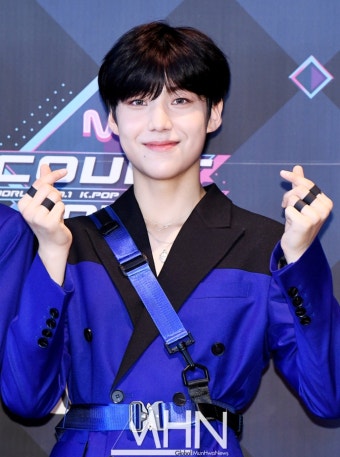 [MHN포토] 엑스원 이은상 '귀여운 하트~'