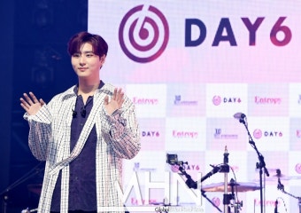 [MHN포토] 데이식스 영케이 '수줍은 인사~'